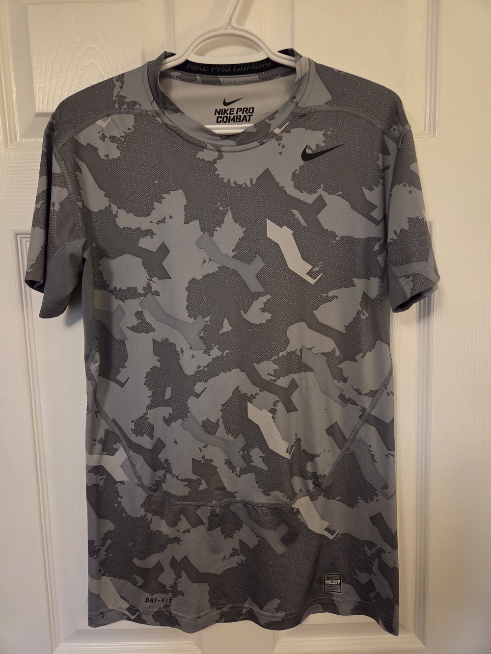 Nike Pro Combat Men's Short Sleeve Grey Camo Performance Tee